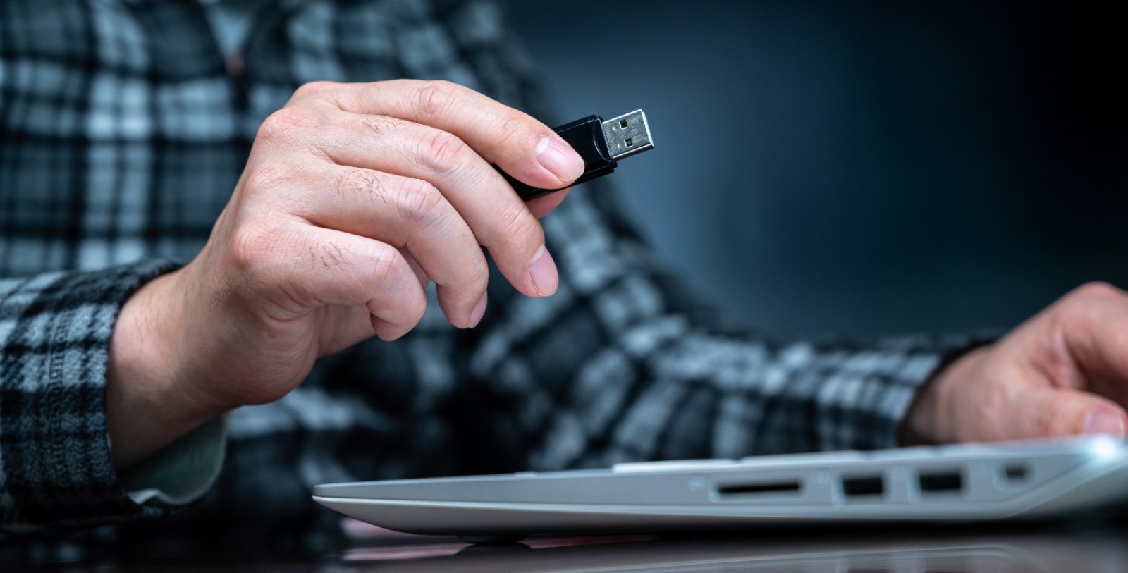 how to recover files from a dead USB flash drive