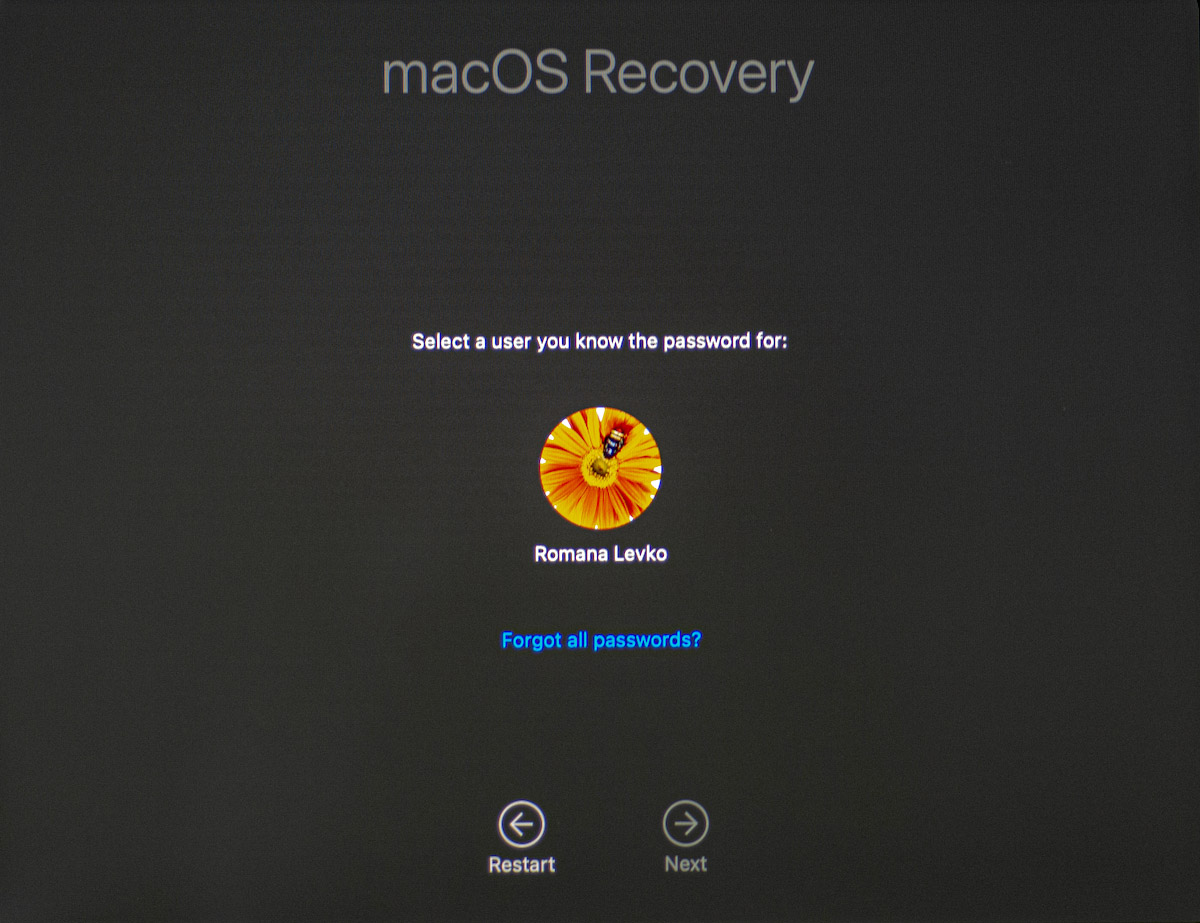 choosing user account for macos recovery mode