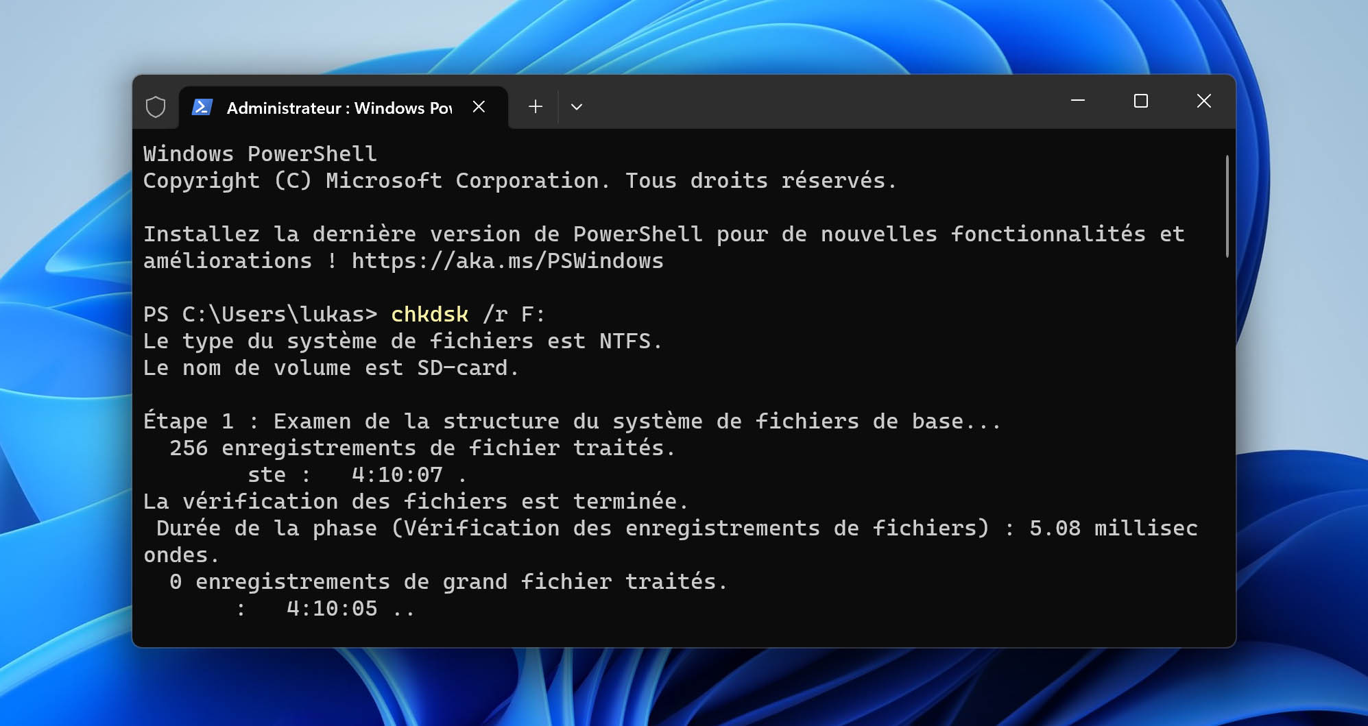 exécuter la commande chkdsk avec l'attribut r