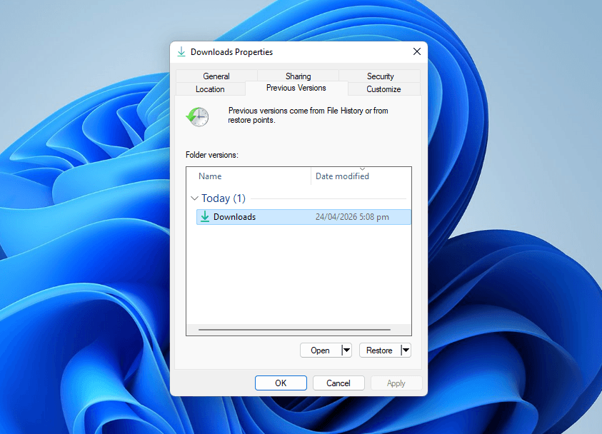 Viewing previous versions of the Downloads folder