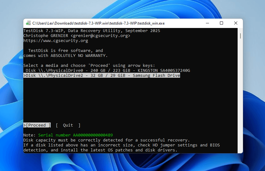 Selecting a disk to scan with TestDisk