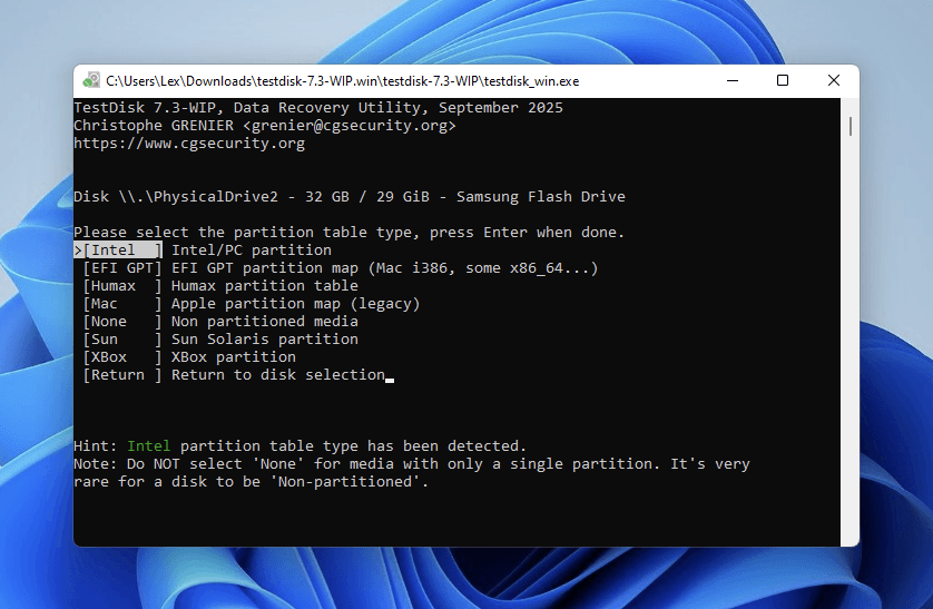Selecting the drive's partition table type in TestDisk